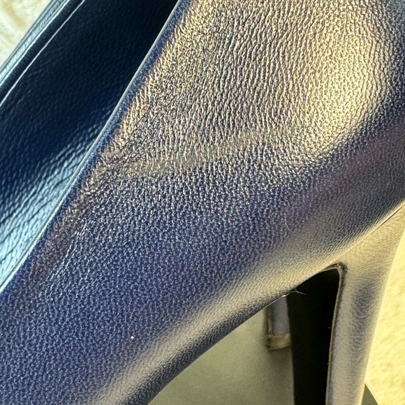 Chanel Cap Toe Chain Platform Pumps Navy Leather Size 38 - Picture 13 of 17